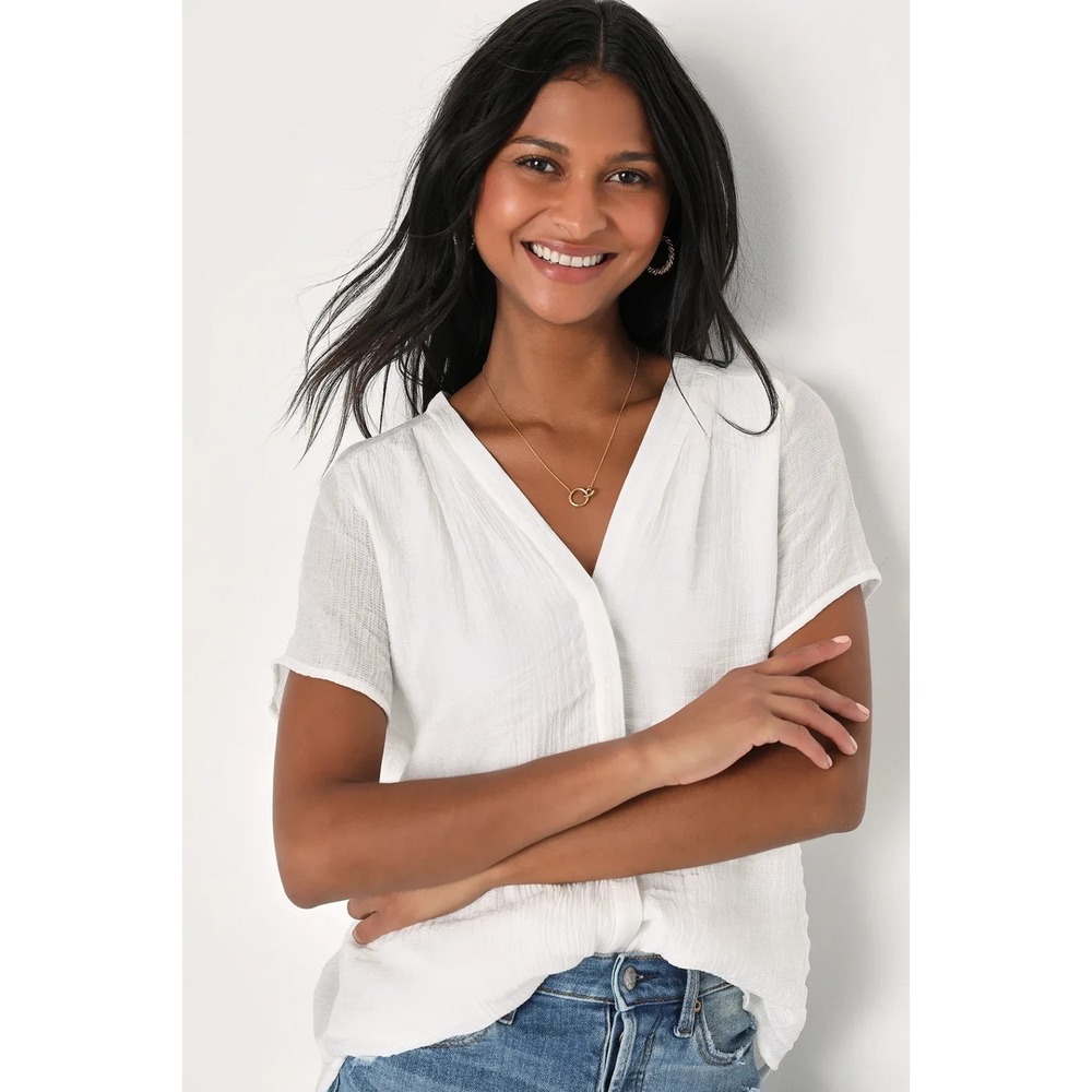Lulus Easily Perfect Ivory V-Neck Short Sleeve Button-Up Top size Medium